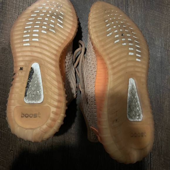 Used Yeezy 360 woman’s size 7.5 - Picture 4 of 4